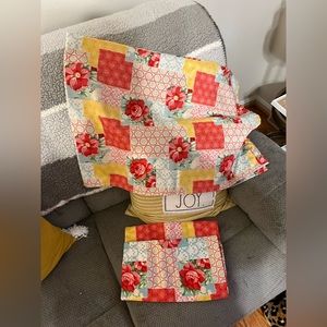 Pioneer woman table cloth & matching valance curtains